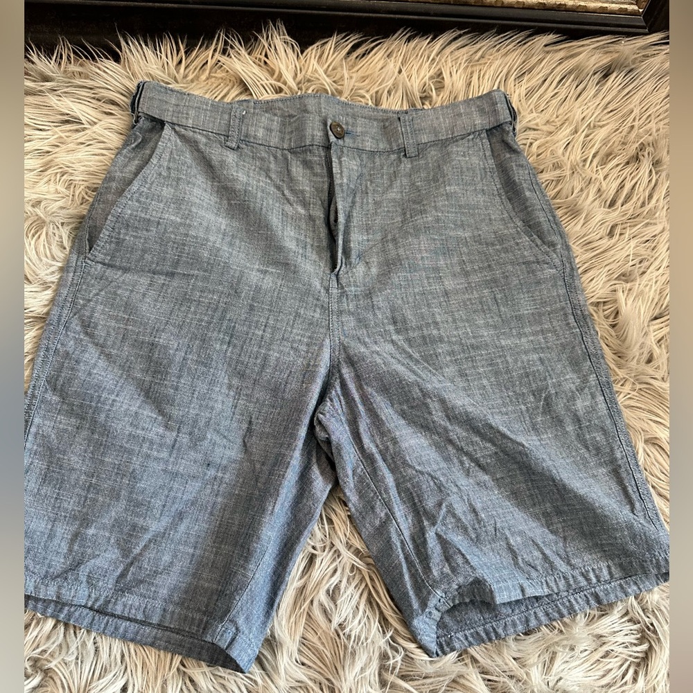 Bundle deal: men’s Haggar shorts. Solid blue and khaki with design pattern
